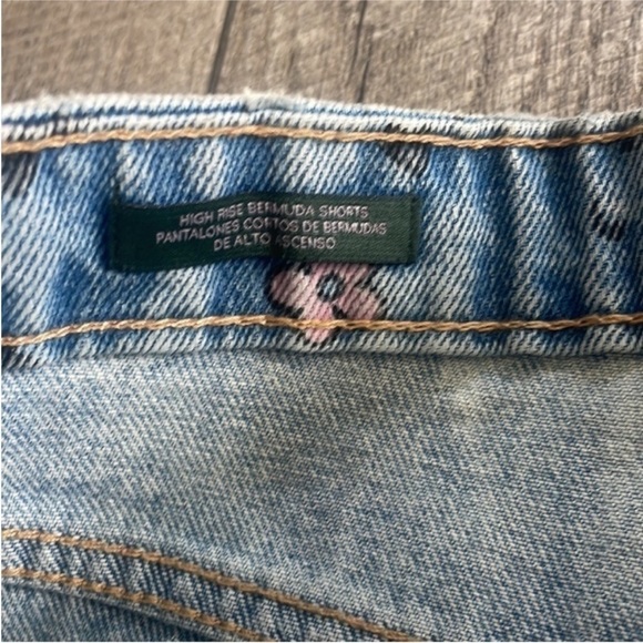 Wild Fable Size 4 High-Rise Bermuda Denim Distressed Shorts. - Picture 5 of 9